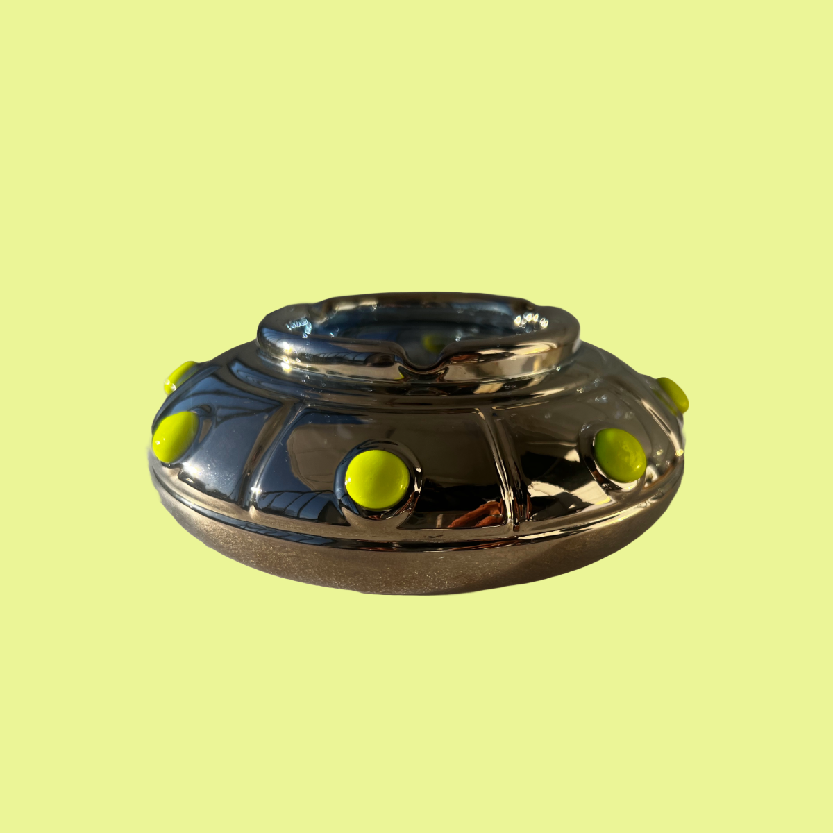 UFO ASHTRAY (glow in the dark)